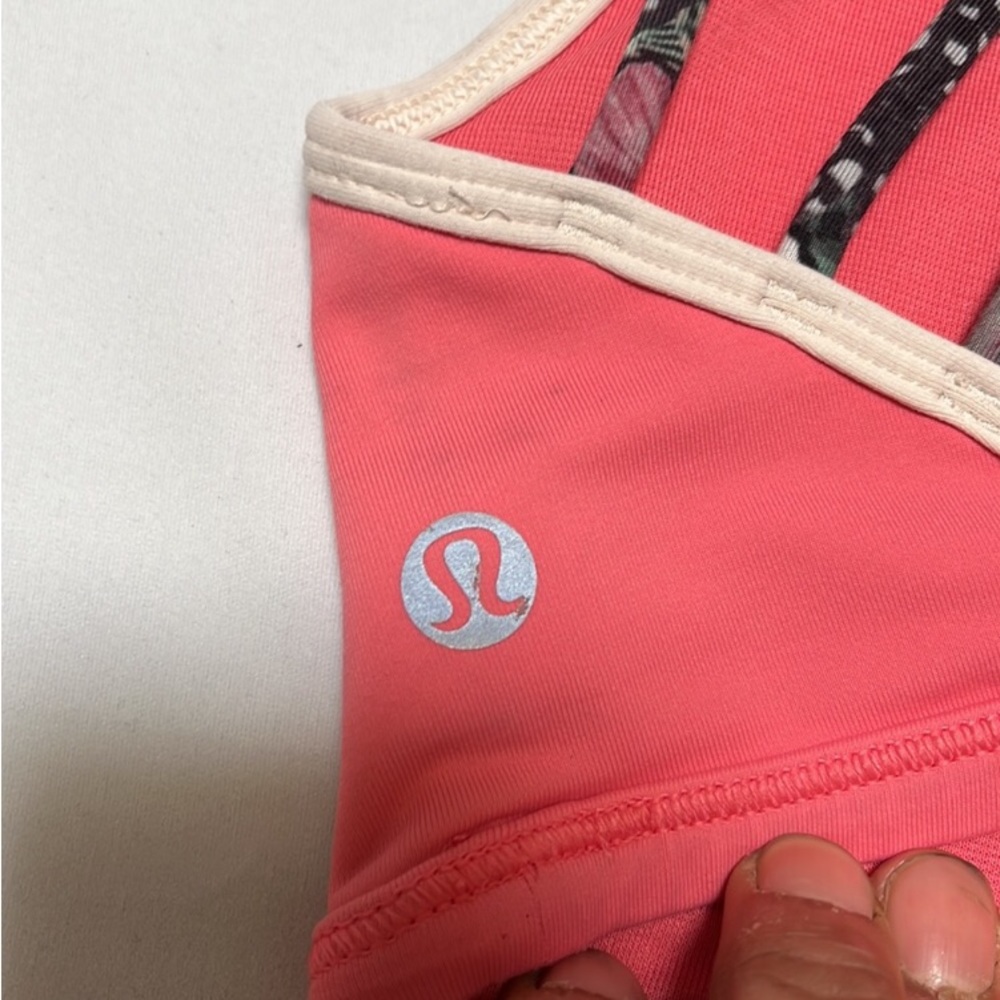 Lululemon Lighten Up Bra